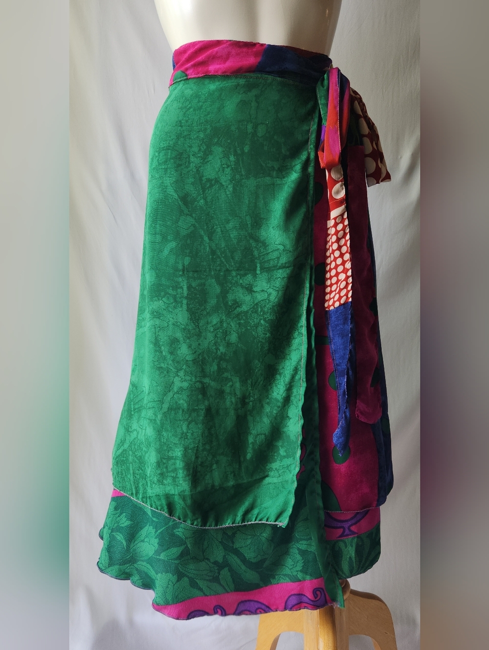Colorful Mixed pattern silk wrap Midi skirt Size Medium
